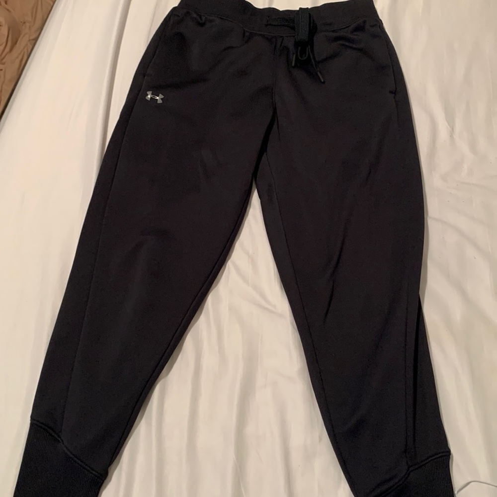 black under armour joggers